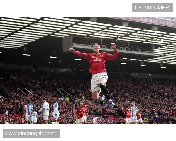 国王杯激战AC米兰补时绝杀曼联引发争议判罚全场沸腾